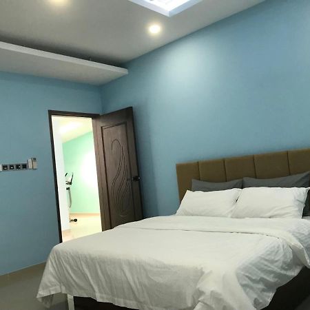 Homestay Stardow~星窗名宿~ Джохор-Бару Экстерьер фото