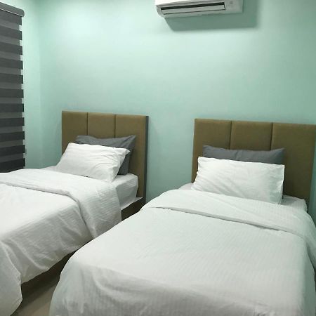 Homestay Stardow~星窗名宿~ Джохор-Бару Экстерьер фото