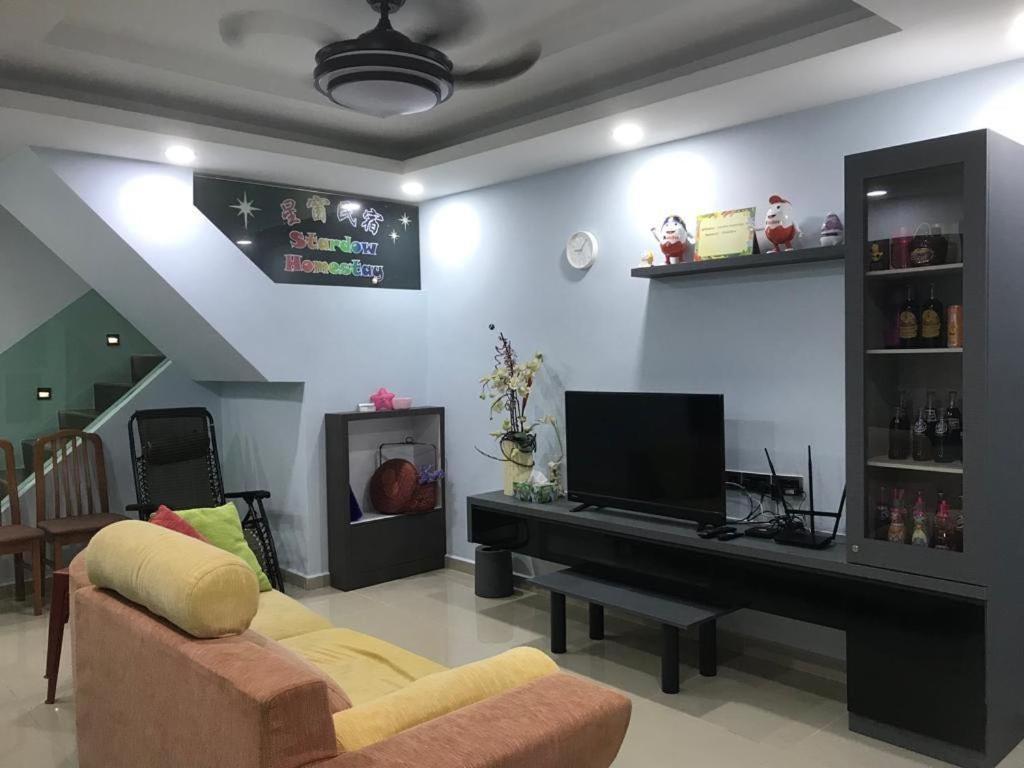 Homestay Stardow~星窗名宿~ Джохор-Бару Экстерьер фото