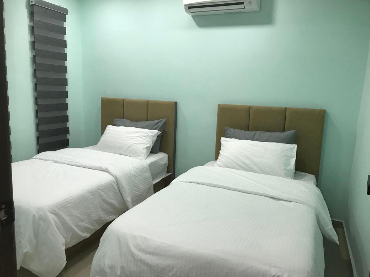 Homestay Stardow~星窗名宿~ Джохор-Бару Экстерьер фото