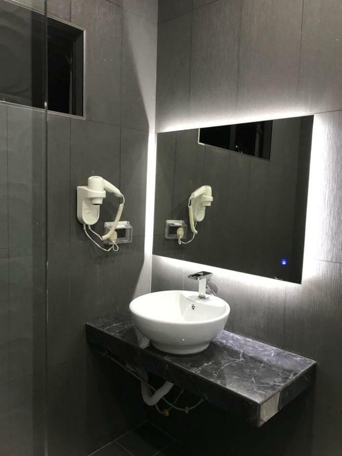 Homestay Stardow~星窗名宿~ Джохор-Бару Экстерьер фото