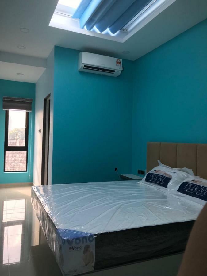 Homestay Stardow~星窗名宿~ Джохор-Бару Экстерьер фото