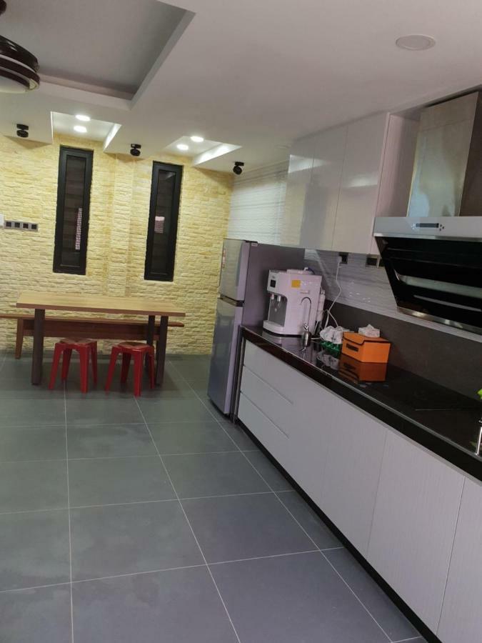 Homestay Stardow~星窗名宿~ Джохор-Бару Экстерьер фото