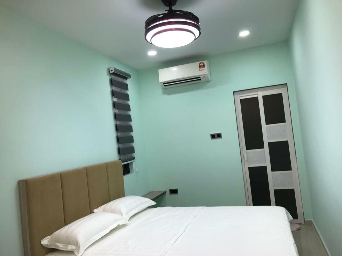 Homestay Stardow~星窗名宿~ Джохор-Бару Экстерьер фото